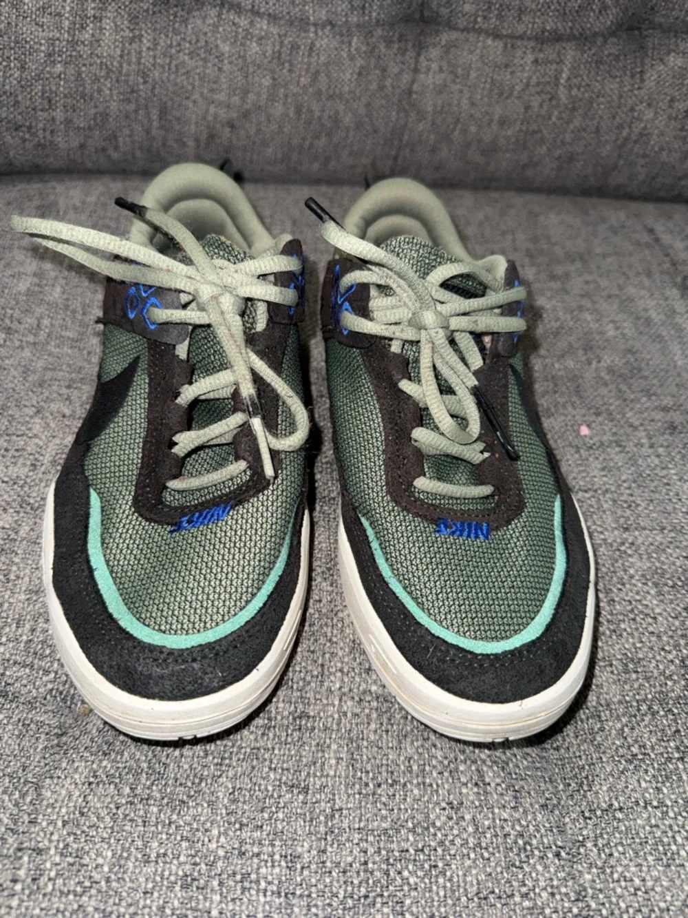 Nike SB Day One green and black colorway youth size 4